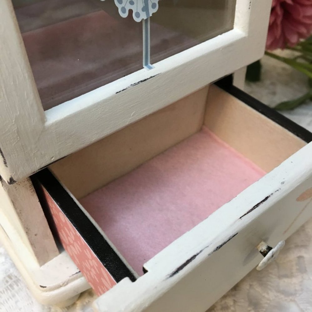 Jewelry Box - Picture 4 of 6